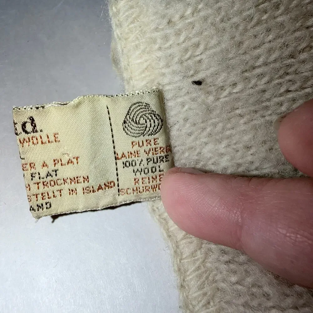 Vintage Hilda LTD 100% pure wool knit scarf made in Iceland cream neutral tones